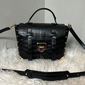 Gently Used Michael Kors “Manhattan” Crossbody with structure handle